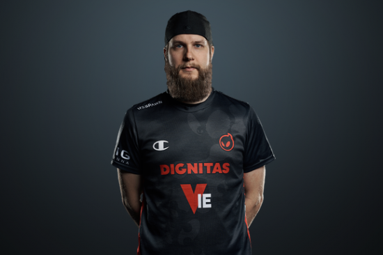 揭秘风暴英雄陨落背后的原因