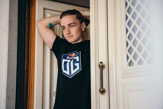 王俊凯黄子弘凡携手出战英雄联盟手游三周年庆典明星赛